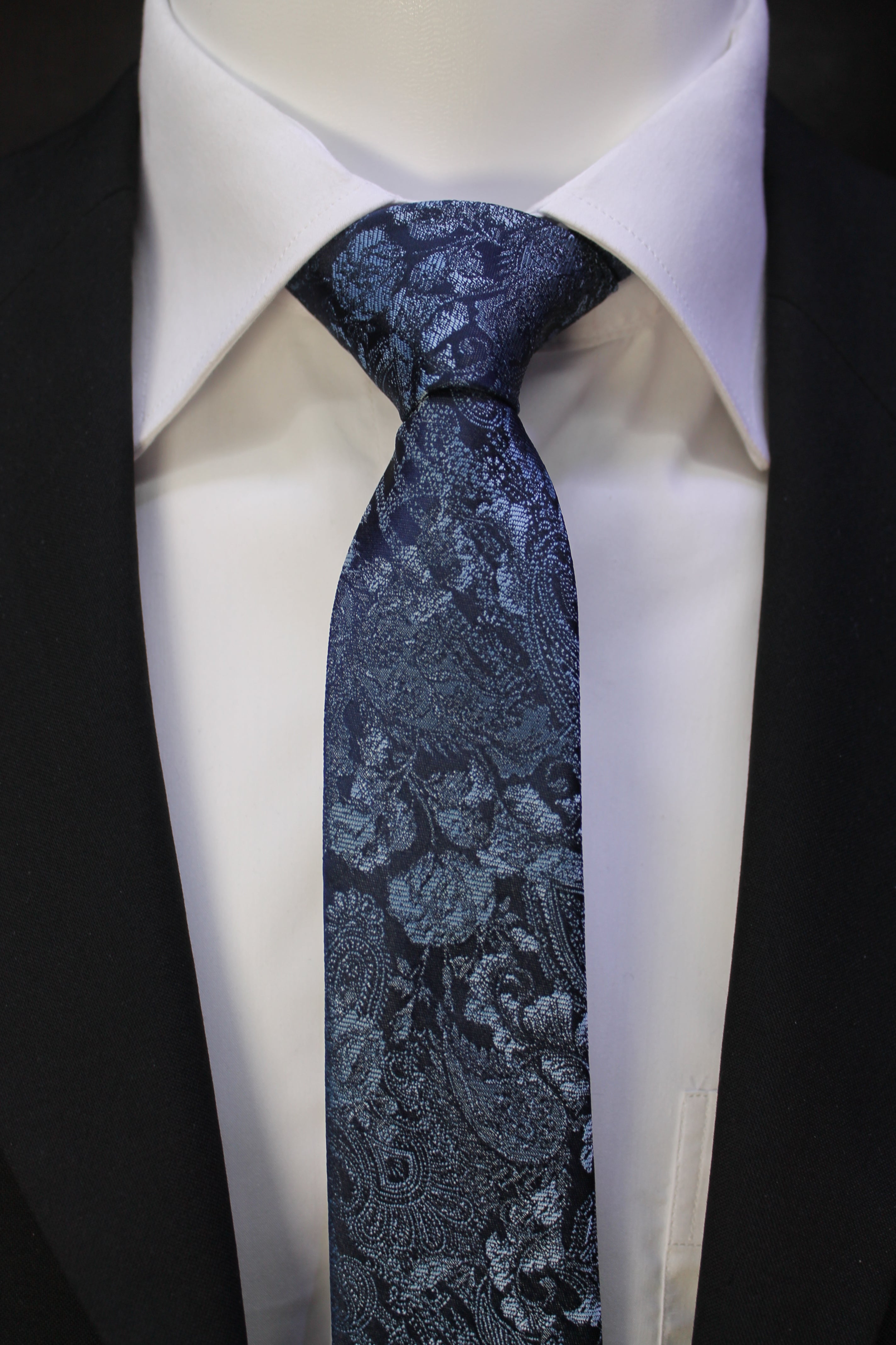 Safir Mavisi Jakarlı "Midnight" Floral Mendilli Kravat 3117